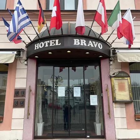 Hotel Bravo 3*