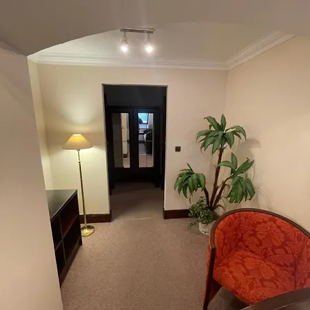 Hotel Bravo 3*
