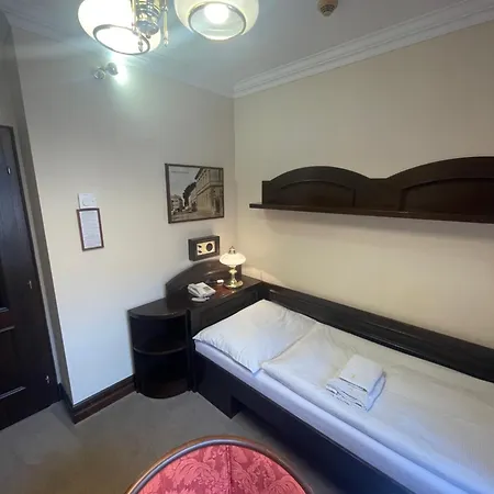 Hotel Bravo