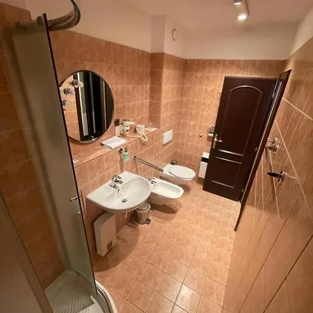 Hotel Bravo 3*